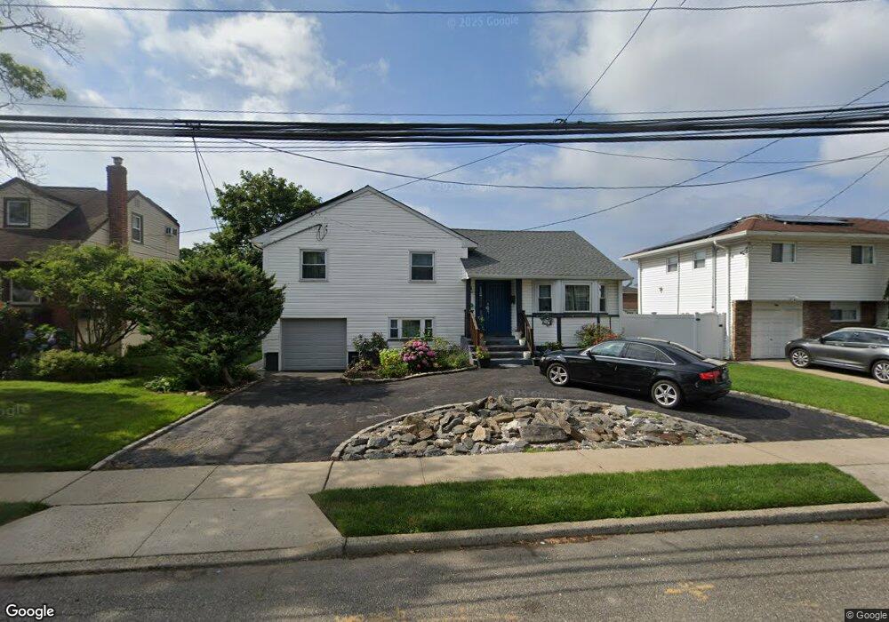 752 Washington St, Baldwin, NY 11510 - photo 1