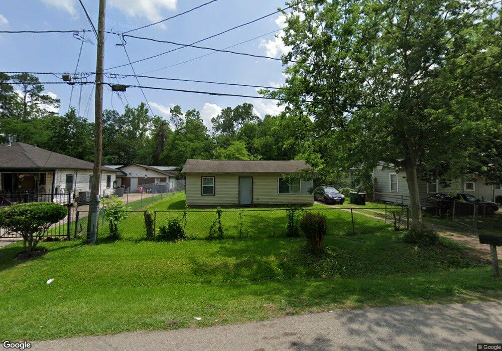 7422 Glen Manor Dr, Houston, TX 77028 - photo 1