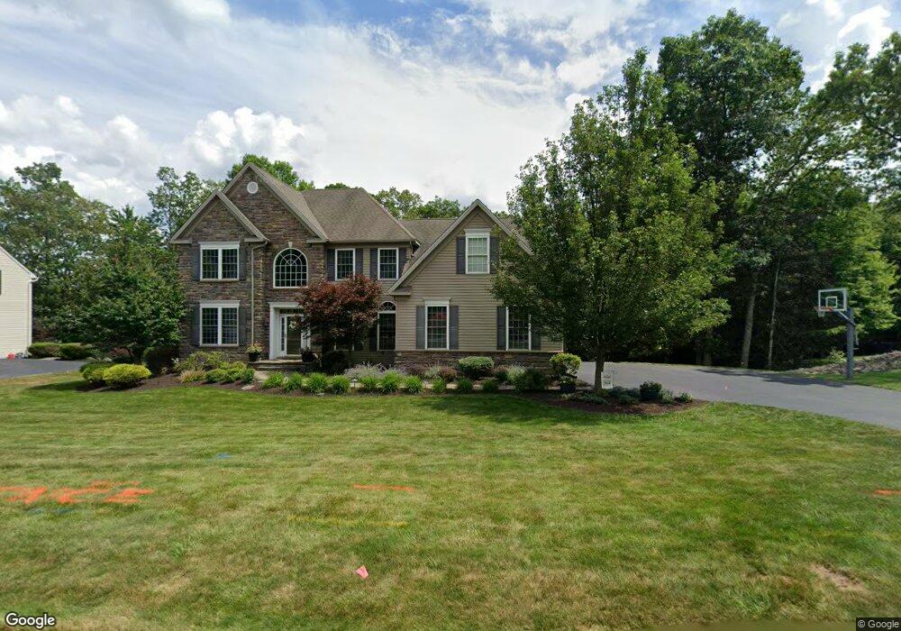 1230 Woodberry Dr, Mountain Top, PA 18707 - photo 1