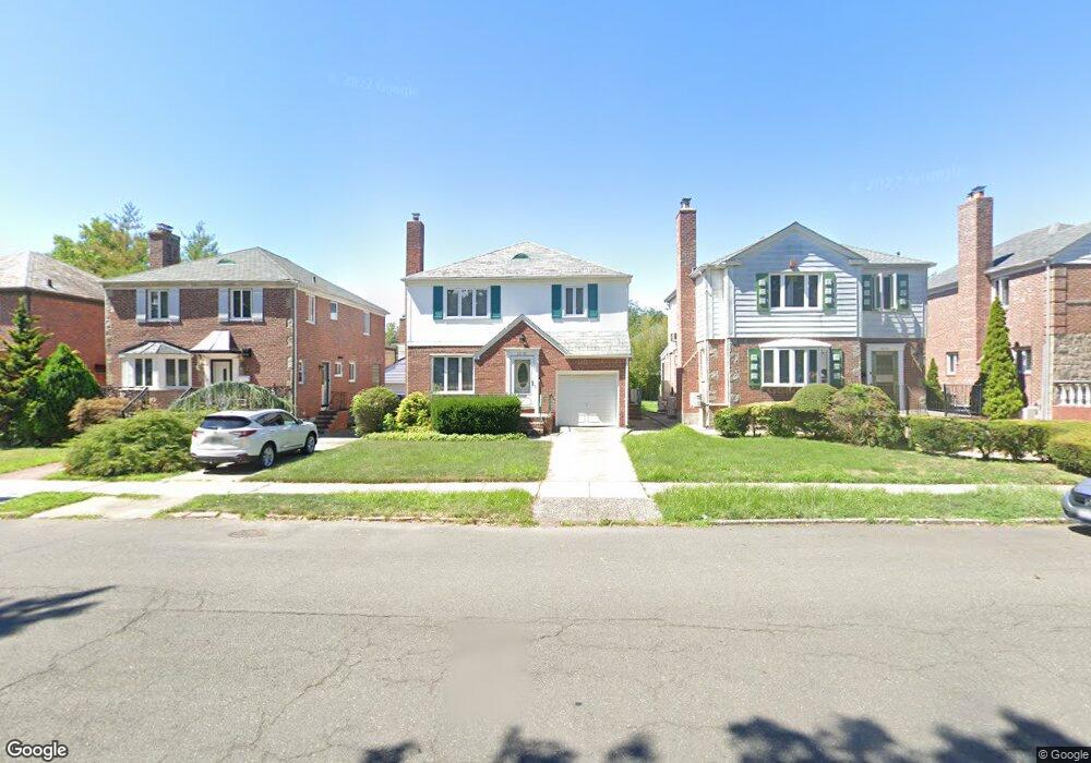 8052 193rd St, Hollis, NY 11423 - photo 1