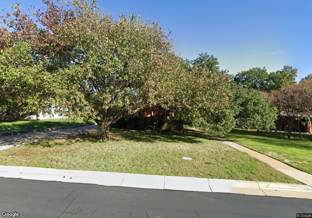 822 Robertson Rd, Grand Prairie, TX 75050 - photo 1