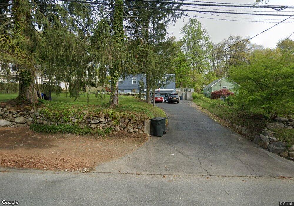 389 Hallocks Mill Rd, Yorktown Heights, NY 10598 - photo 1