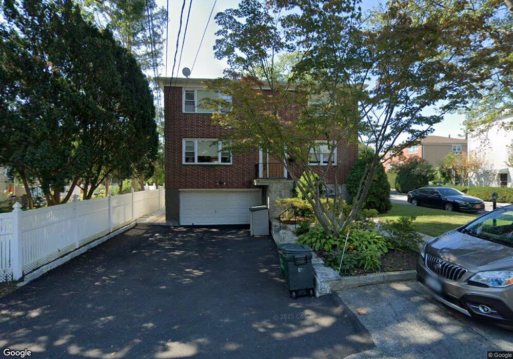 11 Bryn Mawr Terrace, Yonkers, NY 10701 - photo 1