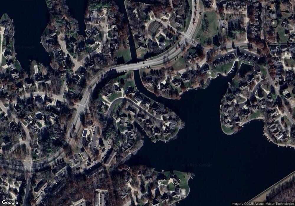 4710 Stonebridge Ct, Columbus, IN 47201 - photo 1