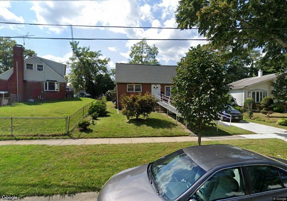 7013 Lemay Rd, Rockville, MD 20851 - photo 1