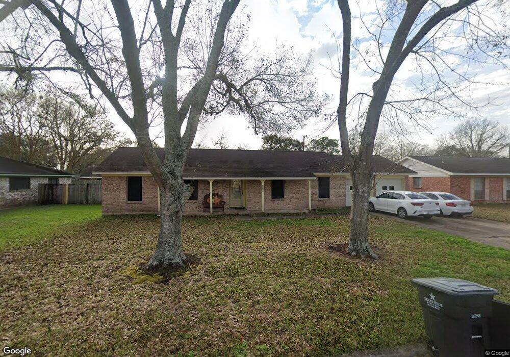 3718 Cambridge St, Alvin, TX 77511 - photo 1