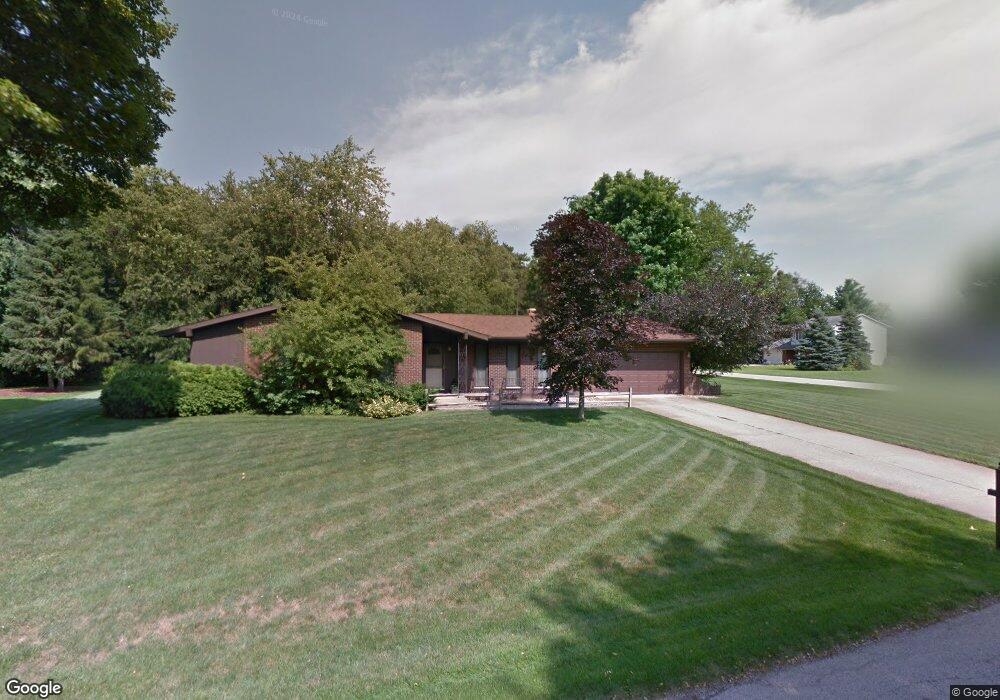 56946 Pinecrest Dr, Elkhart, IN 46516 - photo 1