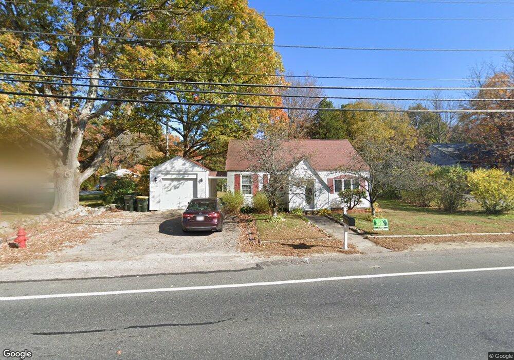 879 S Main St, Bellingham, MA 02019 - photo 1