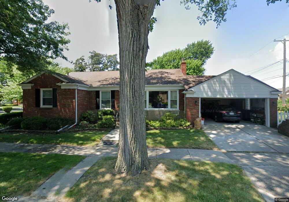 303 Piche St, Grosse Pointe Farms, MI 48236 - photo 1