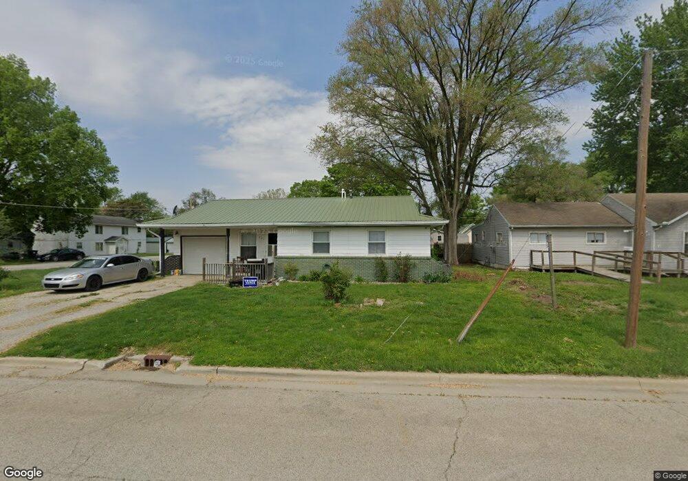 731 S Mclean St, Lincoln, IL 62656 - photo 1