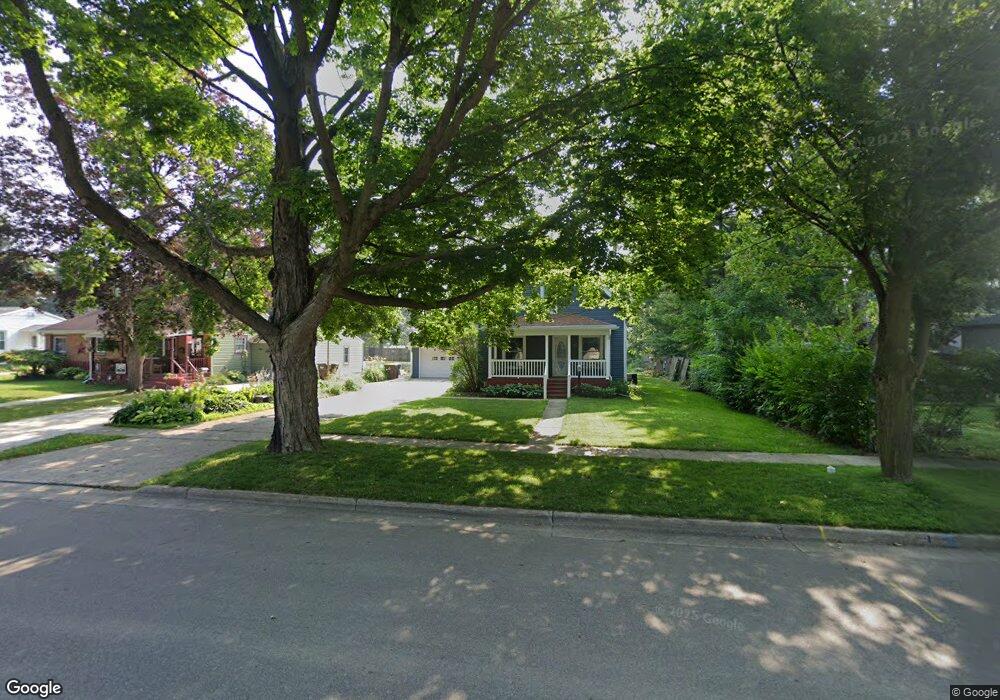 637 Maple St, Grand Ledge, MI 48837 - photo 1