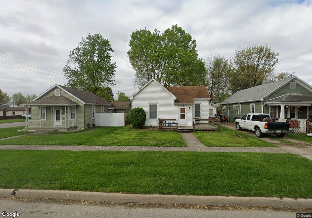 1323 Broadway St, Lincoln, IL 62656 - photo 1