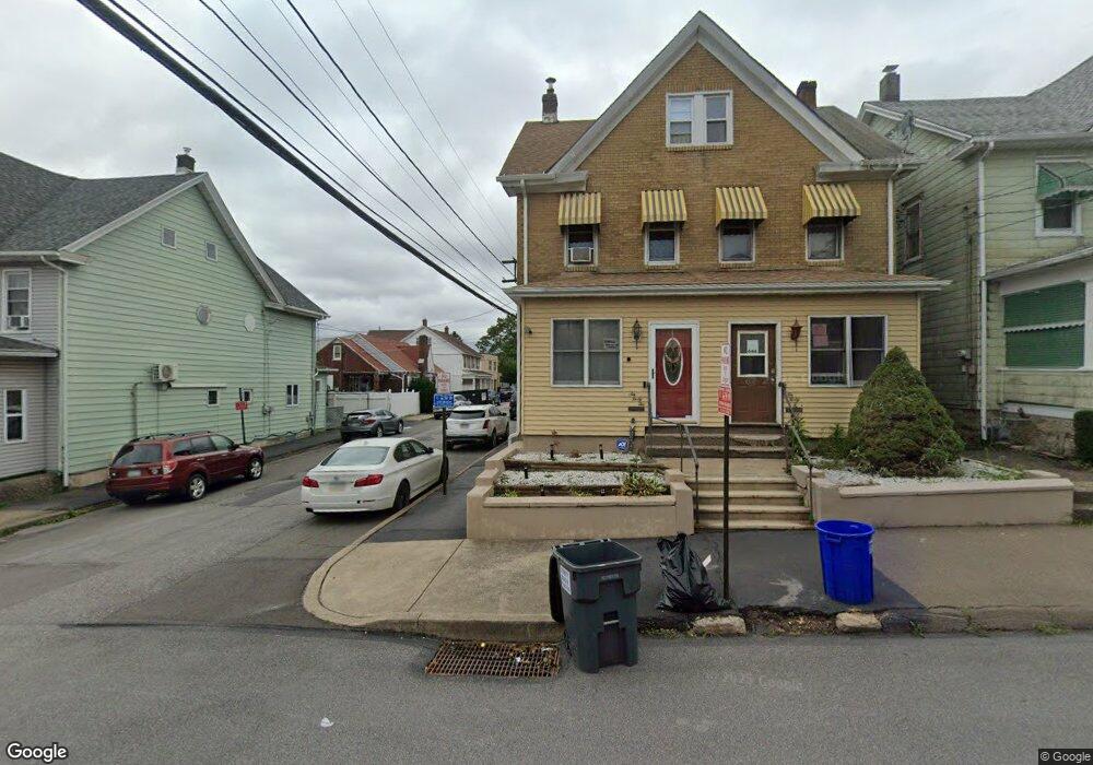 642 N Laurel St, Hazleton, PA 18201 - photo 1