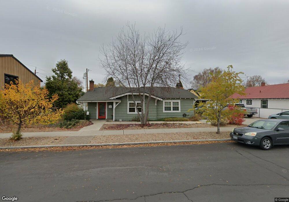 124 SW 8th St, Redmond, OR 97756 - photo 1