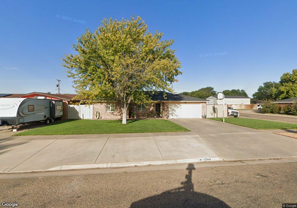 1200 Mills Ave, Dumas, TX 79029 - photo 1