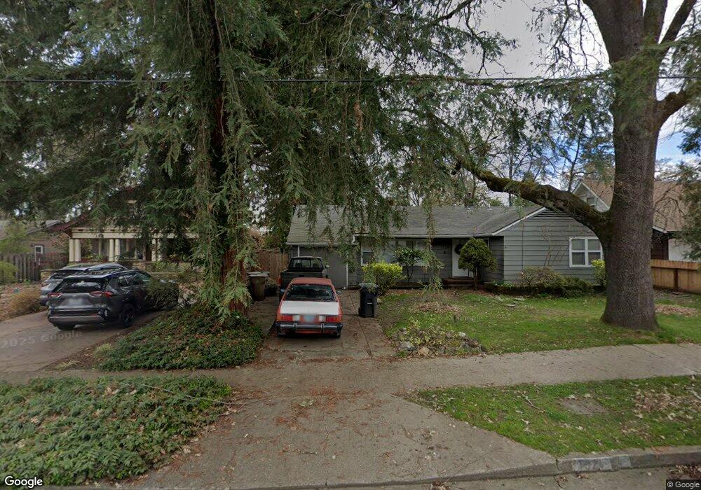 1324 NW Washington Blvd, Grants Pass, OR 97526 - photo 1