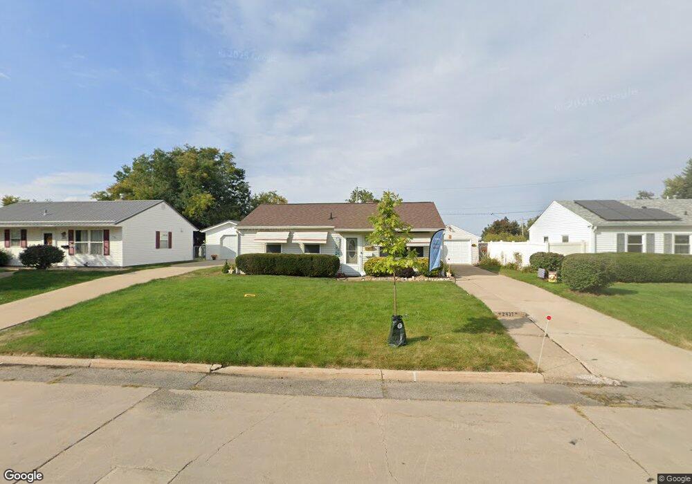 2437 Illinois St SW, Cedar Rapids, IA 52404 - photo 1