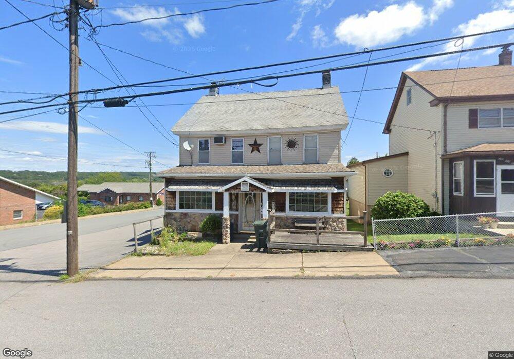 961 N Vine St, Hazleton, PA 18201 - photo 1