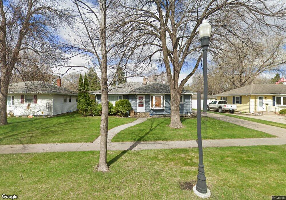 1735 6th St S, Fargo, ND 58103 - photo 1