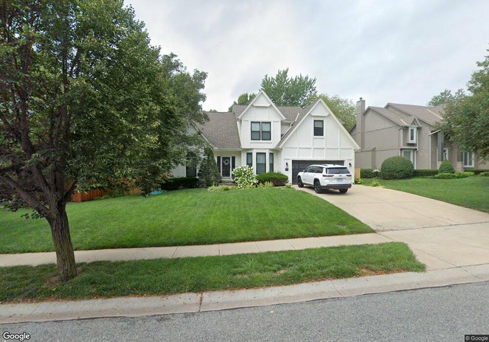 15410 Reeds St, Overland Park, KS 66223 - photo 1