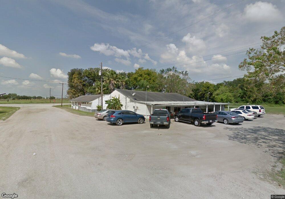 319 Greenhouse Rd, Alvin, TX 77511 - photo 1