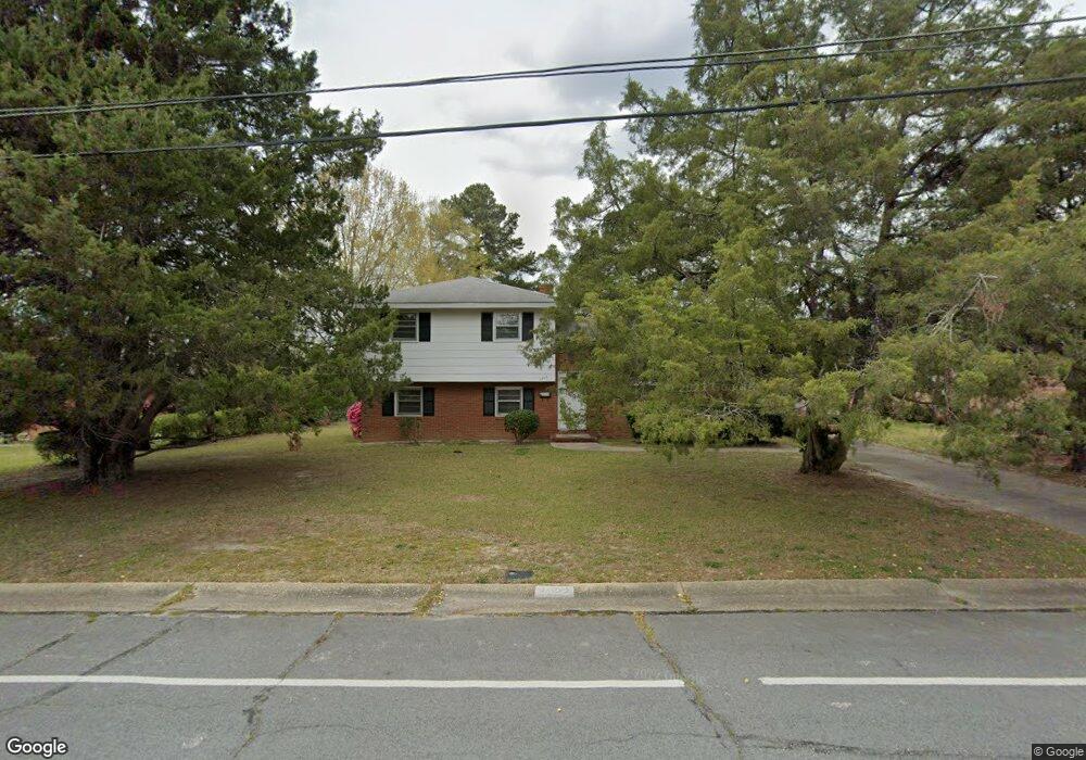 2922 Hermitage Ave, Fayetteville, NC 28304 - photo 1