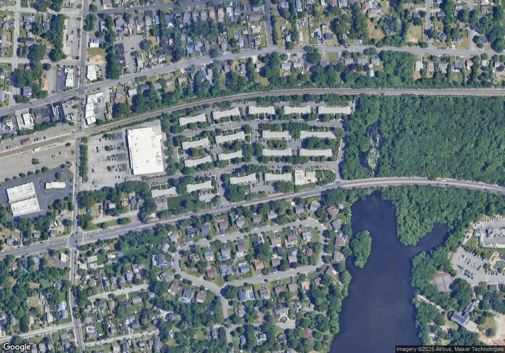 96 Finch Ln unit 1B, Islip, NY 11751 - photo 1