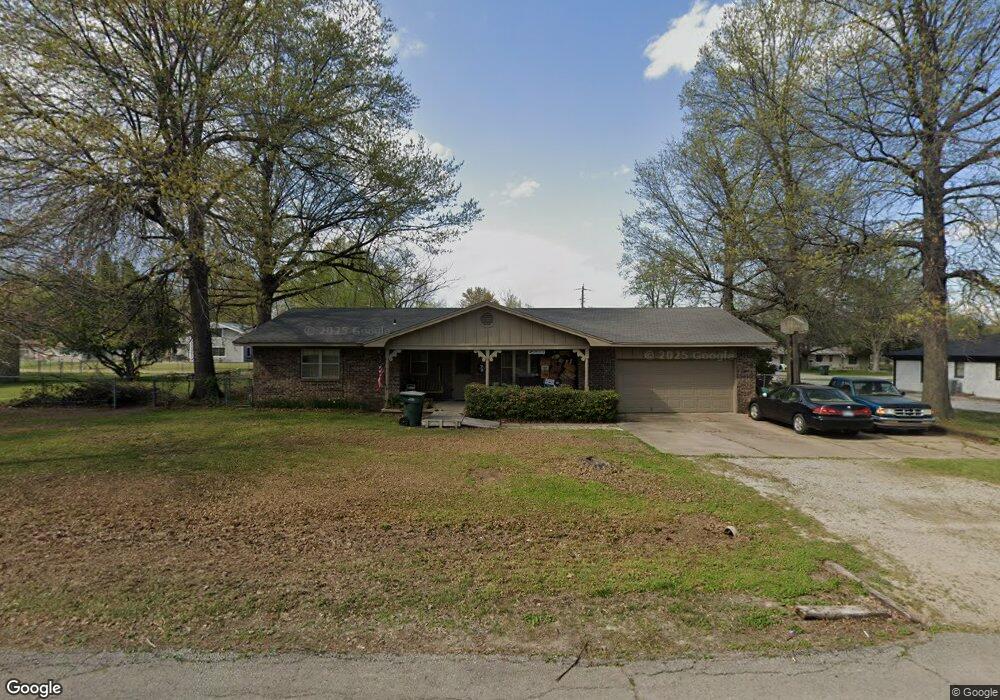 235 E Beech St, Skiatook, OK 74070 - photo 1