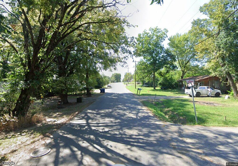 109 NW 2nd St, Muldrow, OK 74948 - photo 1