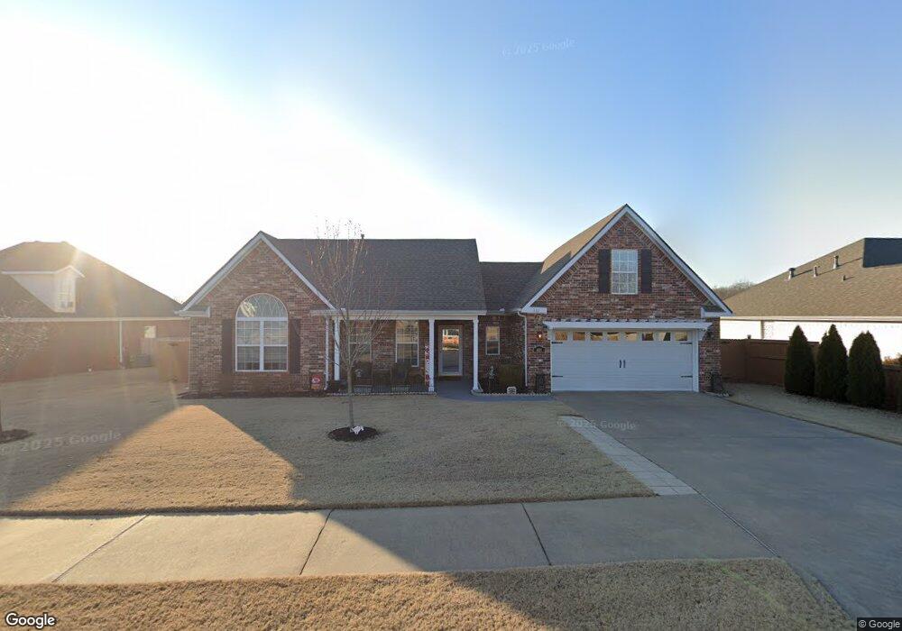 401 NW Saddlebrook Dr, Bentonville, AR 72712 - photo 1