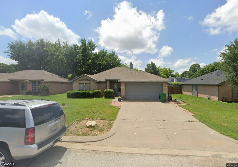 402 Dakota Dr, Joshua, TX 76058 - photo 1