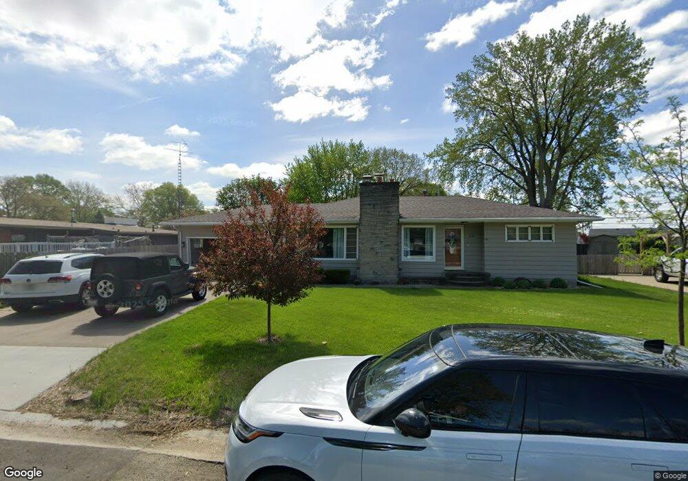 175 Southgate St, Lincoln, IL 62656 - photo 1