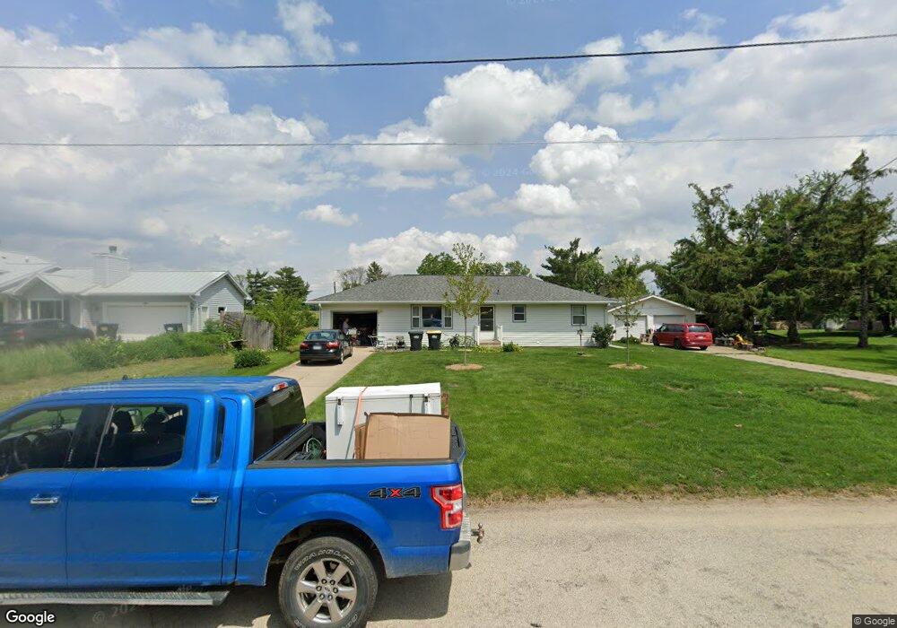 1005 Eastern Dr SE, Cedar Rapids, IA 52403 - photo 1