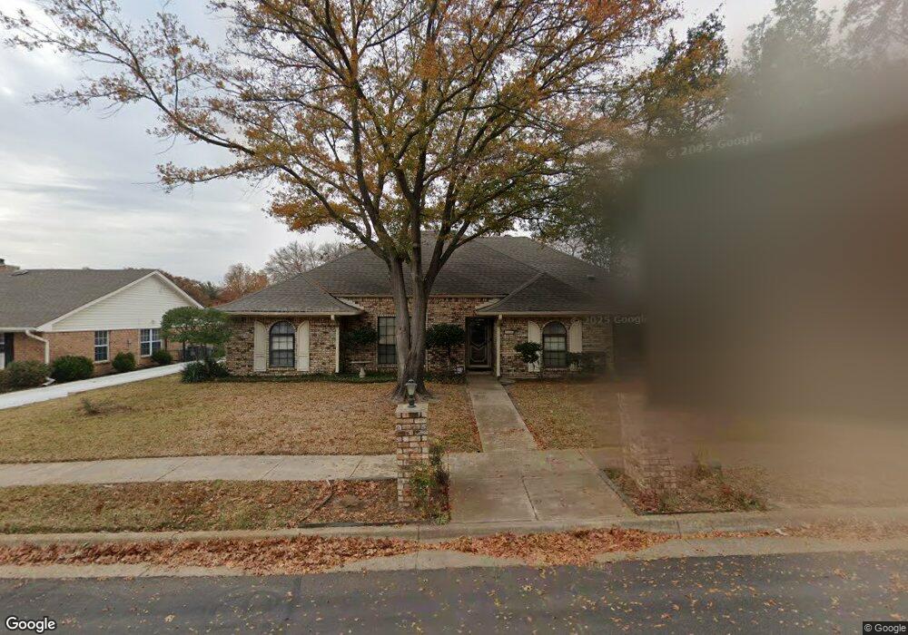 216 Pheasant Ct, Bedford, TX 76021 - photo 1