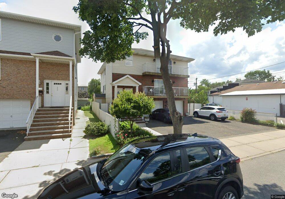 220 Thomas Ave unit 1st Fl, Lyndhurst, NJ 07071 - photo 1