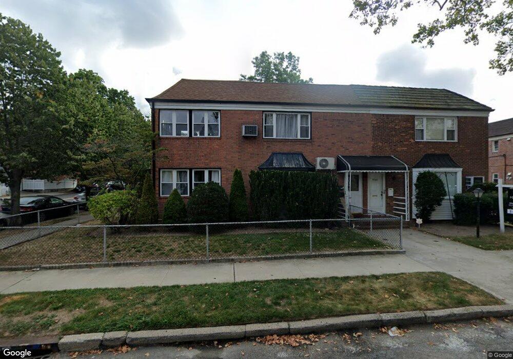 75-03 197th St unit 1, Flushing, NY 11366 - photo 1