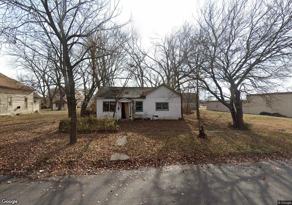 1920 Clark Ave, Parsons, KS 67357 - photo 1