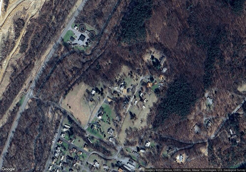 9 Fox St, Berkeley Springs, WV 25411 - photo 1