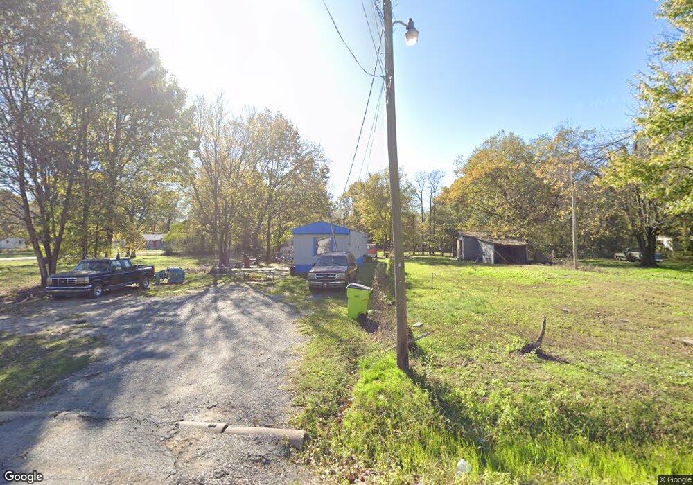 1118 E 1st St, Stuttgart, AR 72160 - photo 1