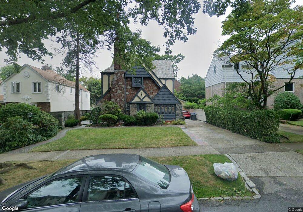 18461 Tudor Rd, Jamaica, NY 11432 - photo 1