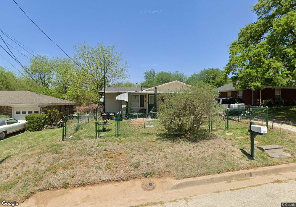 407 Throckmorton St, Weatherford, TX 76086 - photo 1
