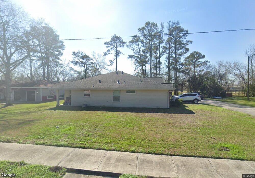 200 Medic Ln, Alvin, TX 77511 - photo 1