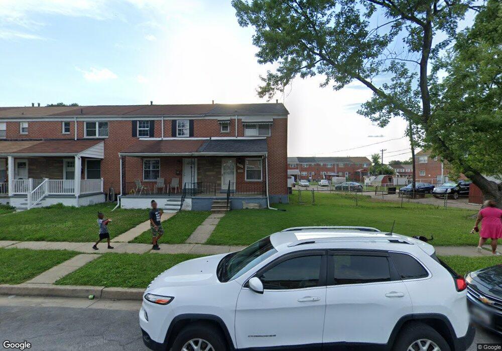 1046 Foxcroft Ln, Essex, MD 21221 - photo 1