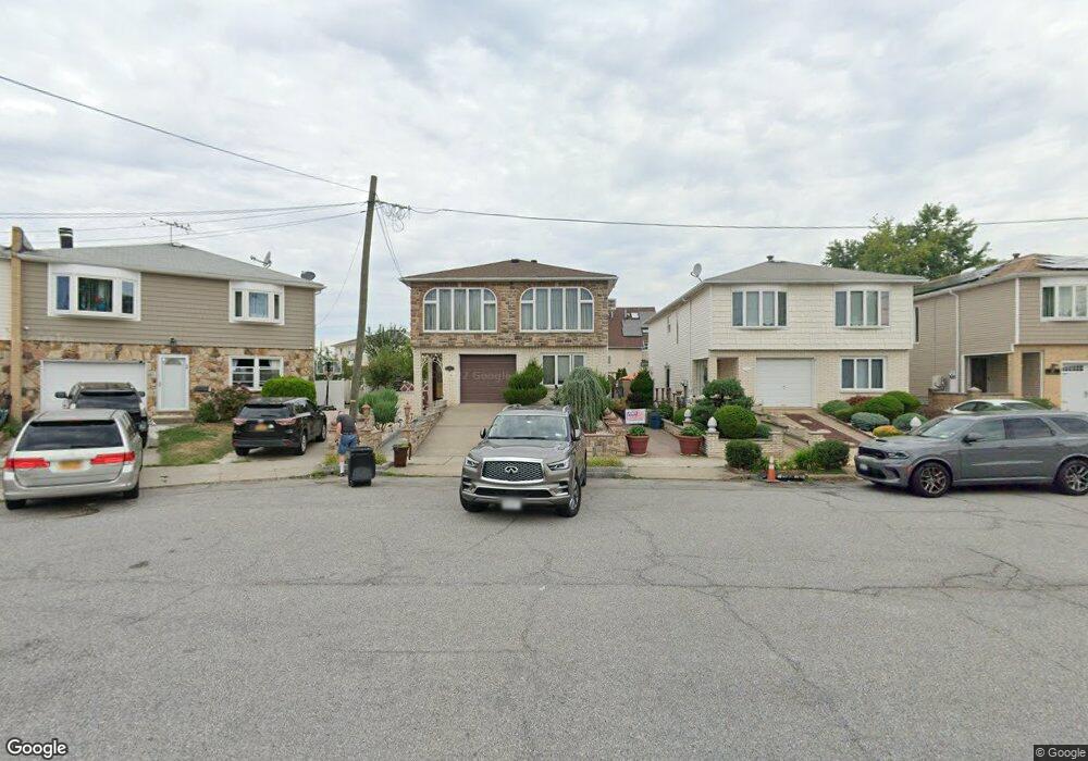 55 Willowbrook Ct, Staten Island, NY 10302 - photo 1