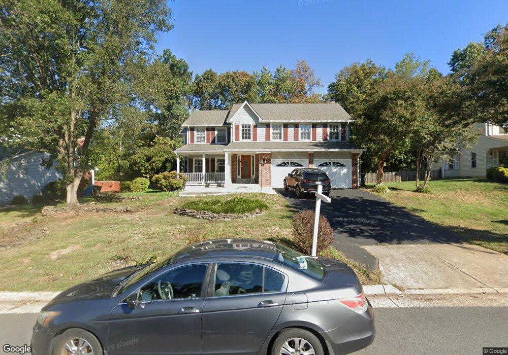 13224 Coralberry Dr, Fairfax, VA 22033 - photo 1