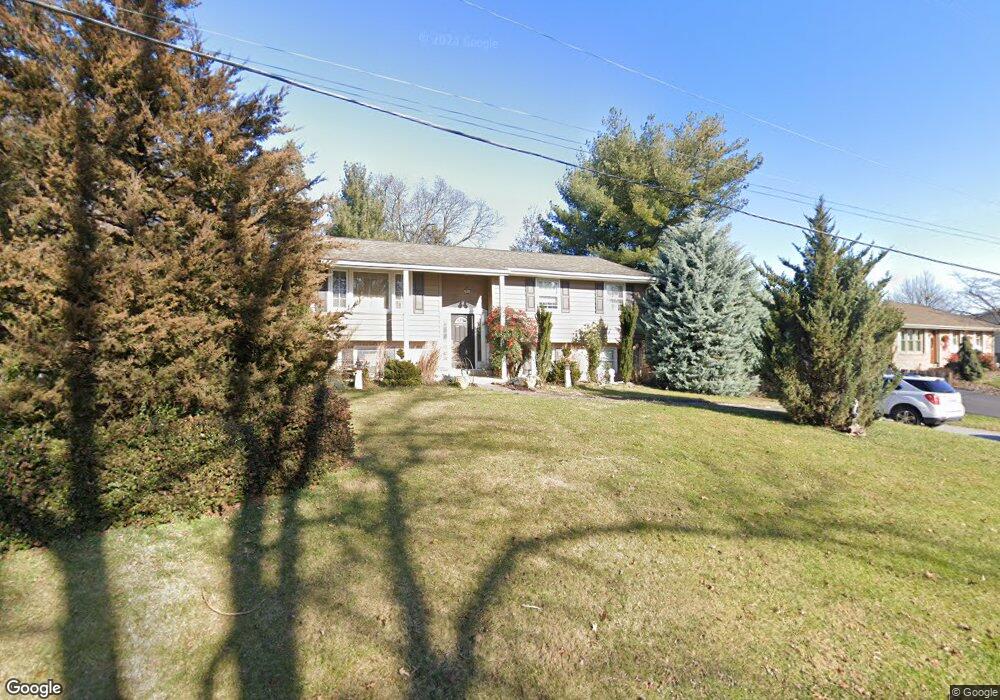 585 Terrace Ave, Mount Joy, PA 17552 - photo 1