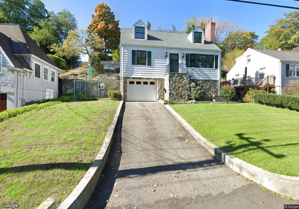 40 Laddins Rock Rd, Old Greenwich, CT 06870 - photo 1