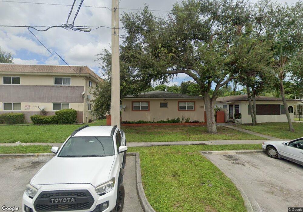 2151 NE 167th St unit 4, North Miami Beach, FL 33162 - photo 1