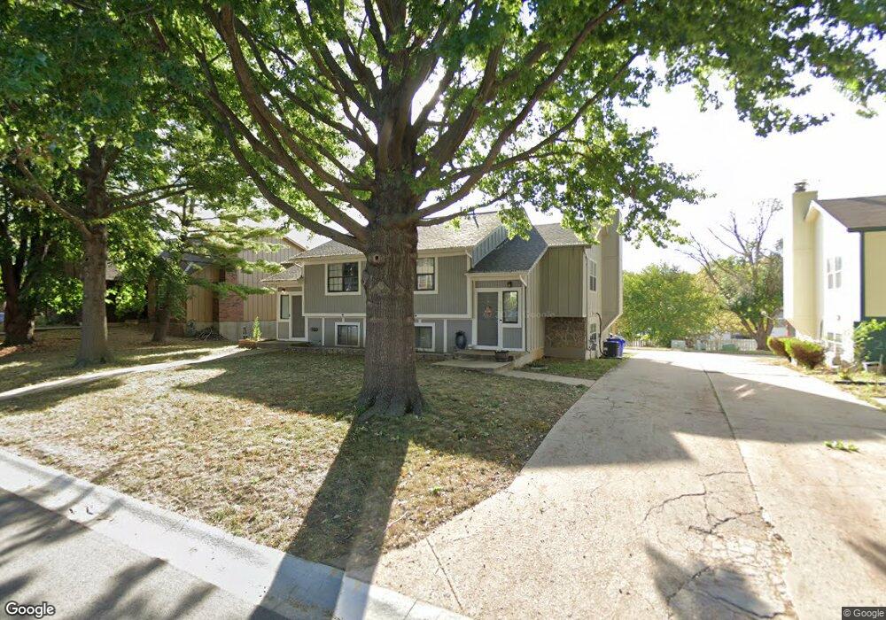 6320 Hallet St, Shawnee, KS 66216 - photo 1