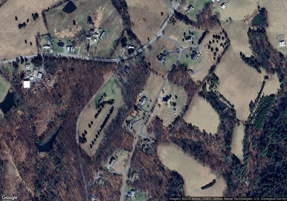 194 Hillcrest Ln, Berkeley Springs, WV 25411 - photo 1